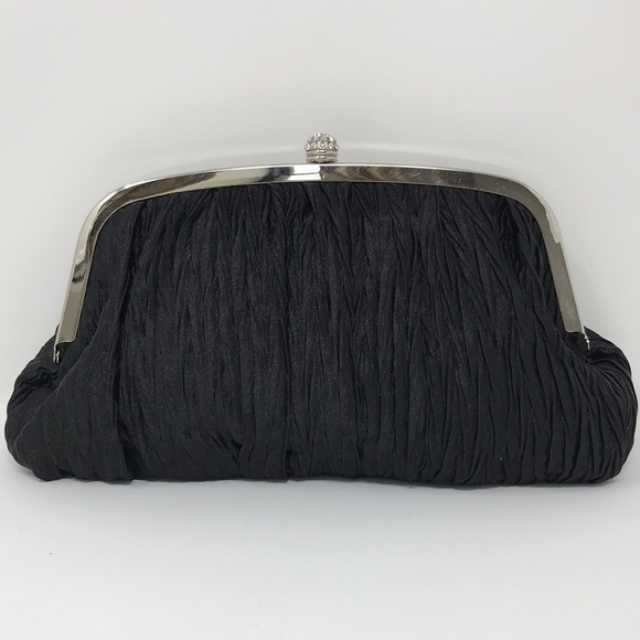 Newman Marcus black clutch with chain handbag crinkle fabric vintage kiss lock - Picture 1 of 5